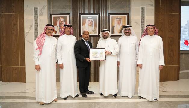 خلال استقباله وفد هيئة المحامين السنغافورية… نجيبي: نحرص على تعزيز التعاون القانوني والتجاري بين البحرين وسنغافورة